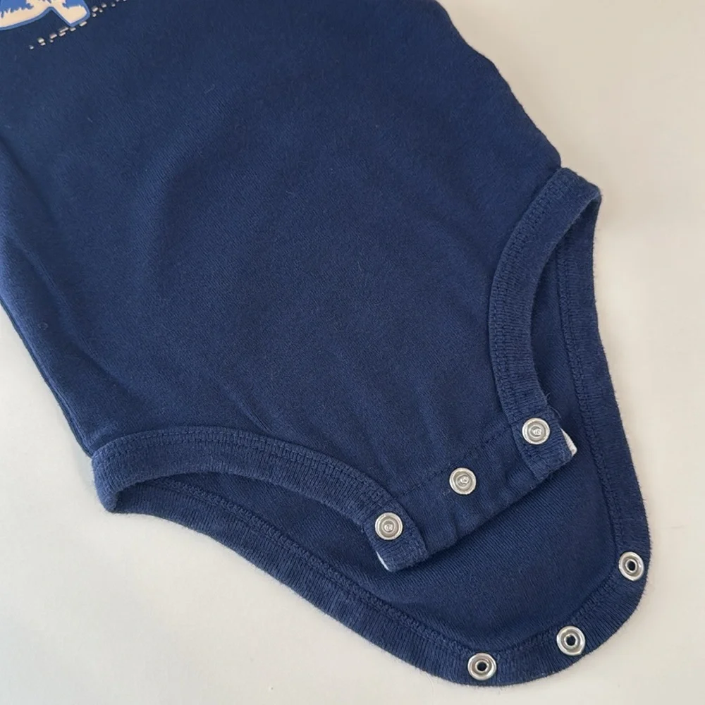 3/$15 🌸 Carter’s Baby Boy Onesie Navy Graphic Dinosaur Short Sleeve Bodysuit